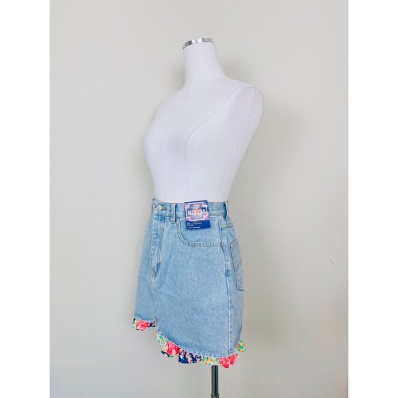 1990s Vintage Deadstock Light Wash Denim Mini Skirt / 90s Floral Jean Medium - Picture 3 of 9